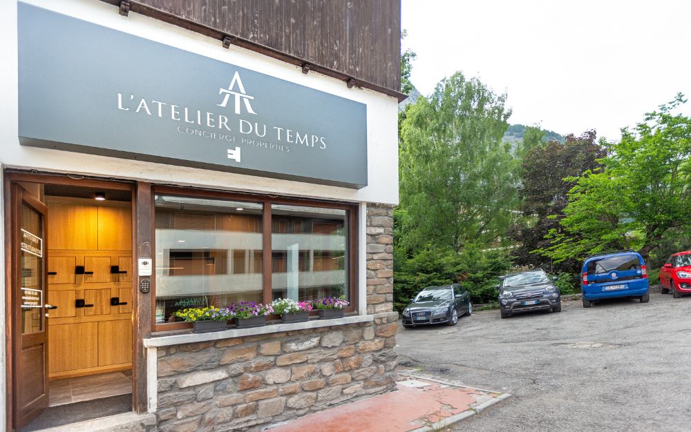 L'Atelier du Temps' New Courmayeur Office for Short-Term Rentals