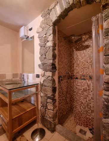 maison bb_aosta_affitti brevi_doccia Maison Bb Aosta Affitti Brevi Doccia