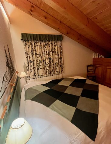 Les Marmottes - Double bedroom 1 Chalet Pompon Cogne Short Term Rentals double room