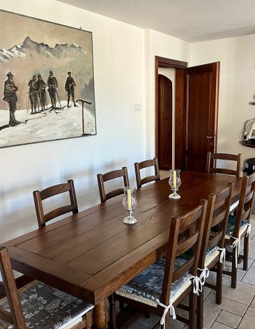 Les Marmottes - kitchen with dining area