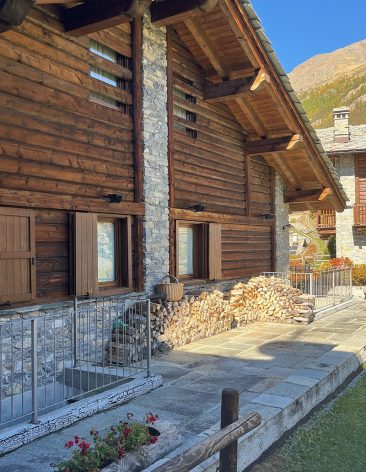 Chalet Pompon_Cogne_short term rentals_facade lateral Chalet Pompon Cogne Short Term Rentals Facade Lateral