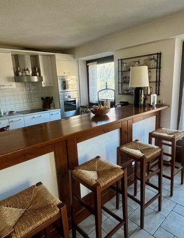 Les Marmottes - kitchen with dining area Chalet Pompon Cogne affitti brevi cucina