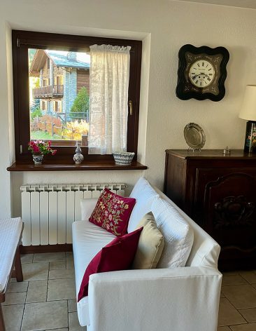 Les Marmottes - kitchen with dining area Chalet Pompon Cogne affitti brevi salotto