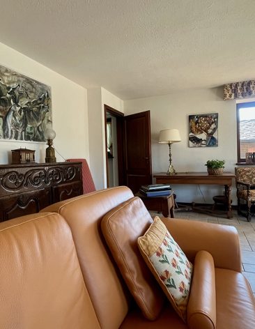 Les Marmottes - Living room Chalet Pompon Cogne Short Term Rentals Entrance
