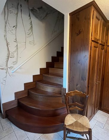 Les Marmottes - entrance hallway and access to first floor Chalet Pompon Cogne Short Term Rentals Terrace