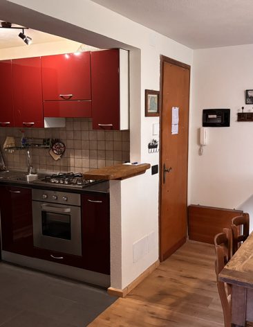 il sogno di GI_affitti brevi_dolonne_courmayeur_cucina Il Sogno Di GI appartamento in Affitti Brevi de L'Atelier du Temps a Dolonne di Courmayeur la cucina