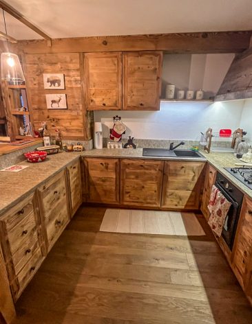 chalet_crammont_cucina in legno Chalet Crammont elegante cucina in legno